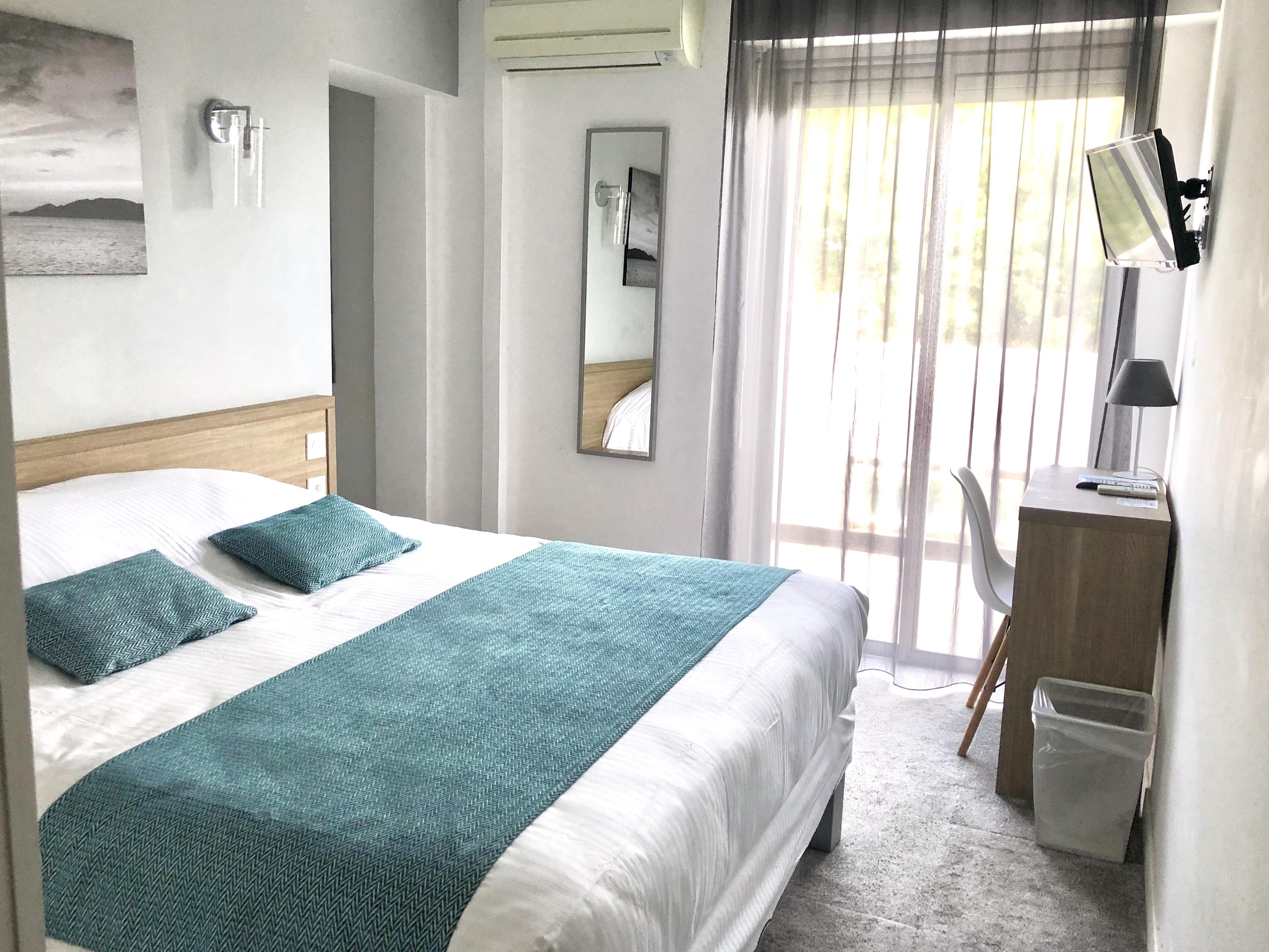 Hotel La Voile Борм-ле-Мімоза Екстер'єр фото